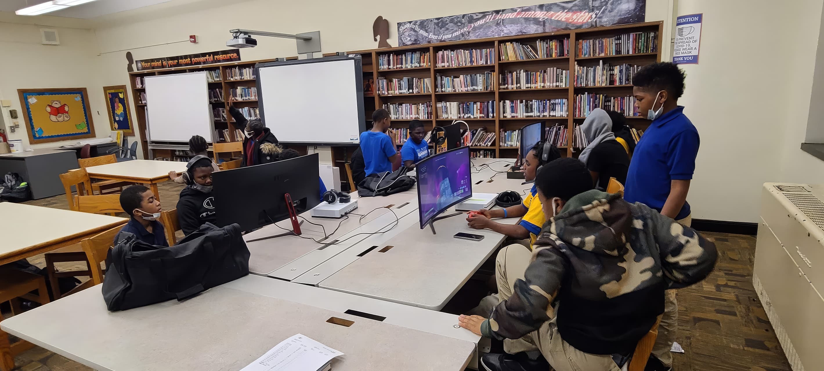 Gaming voice training on stage—student presentation skills